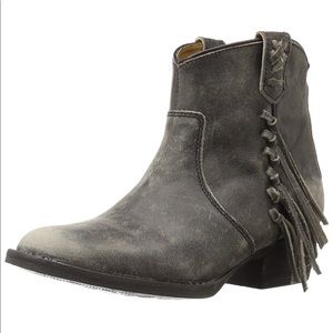 Very Volatile Lookout Bootie, charcoal, 8.5